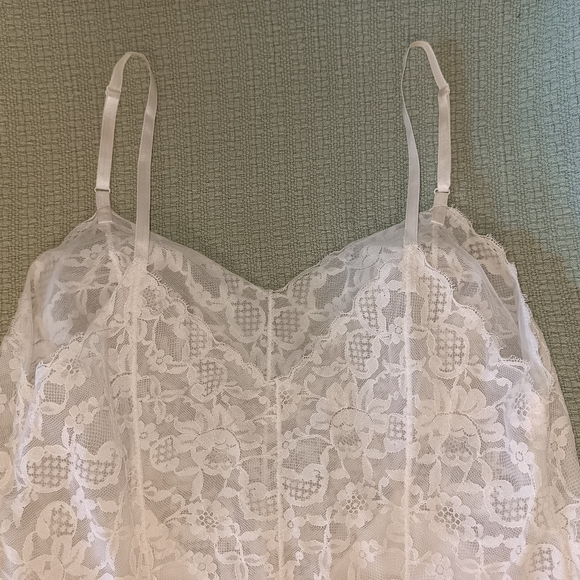 Vintage Vanity Fair Off-White Lace Full Slip. Made In USA. - Picture 4 of 16